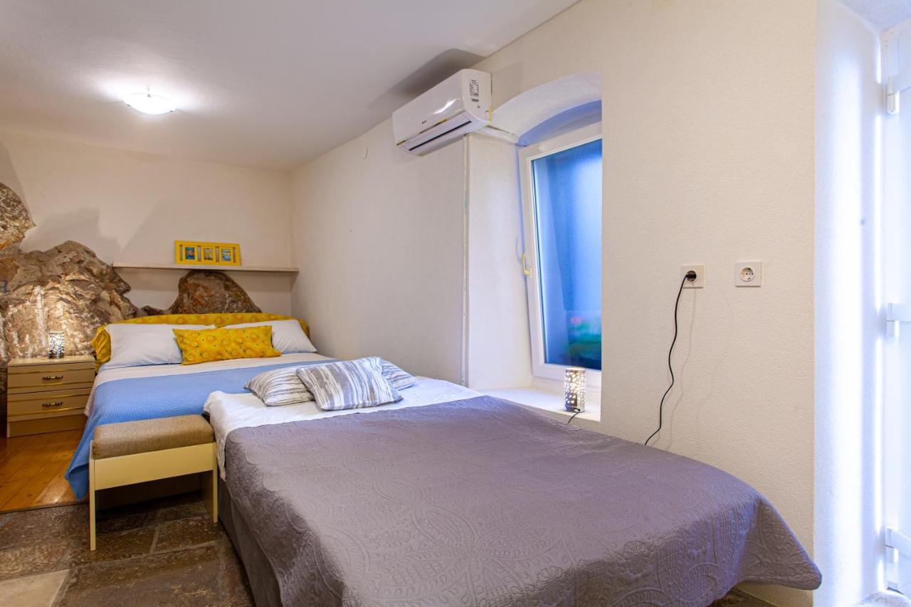 Room M Cres Extérieur photo