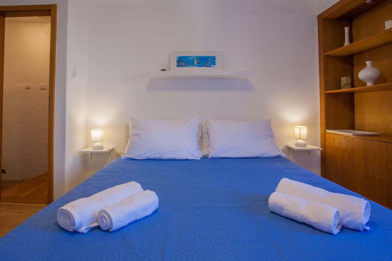 Room M Cres Extérieur photo